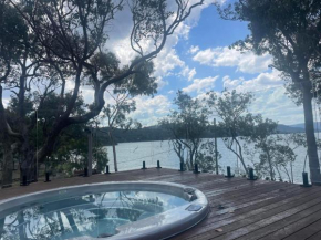 Glasshouse on the Lake, Eildon